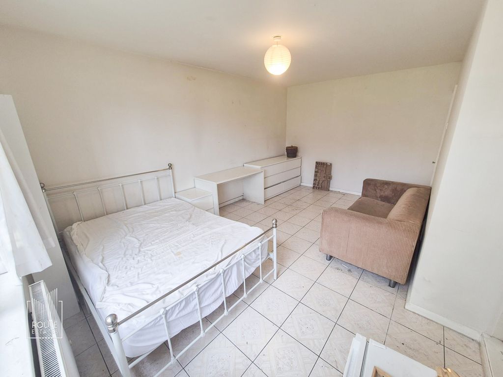 Property photo 1 of 4 Photo 2