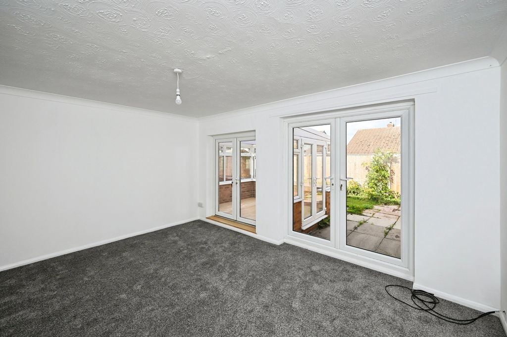 Property photo 3 of 17 Photo