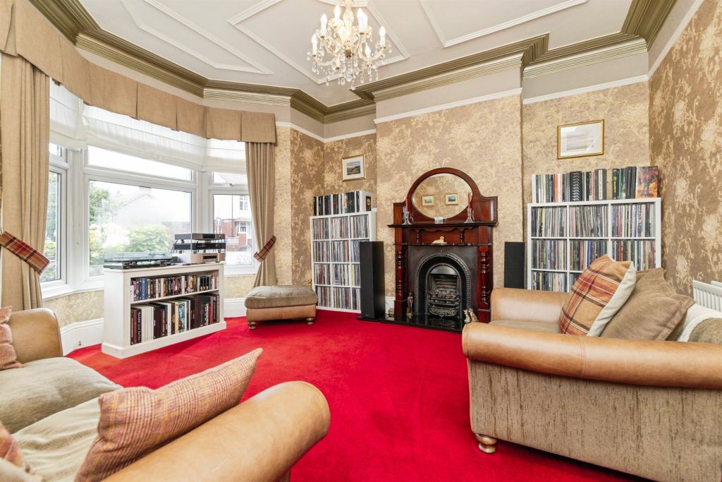 Property photo 2 of 28