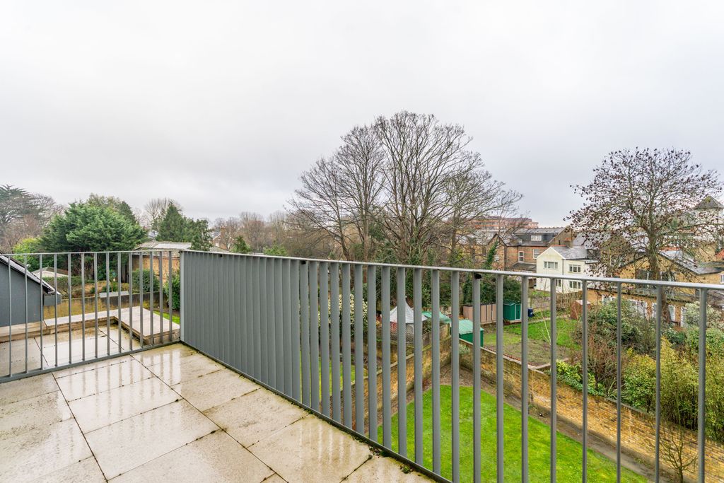 Property photo 3 of 18