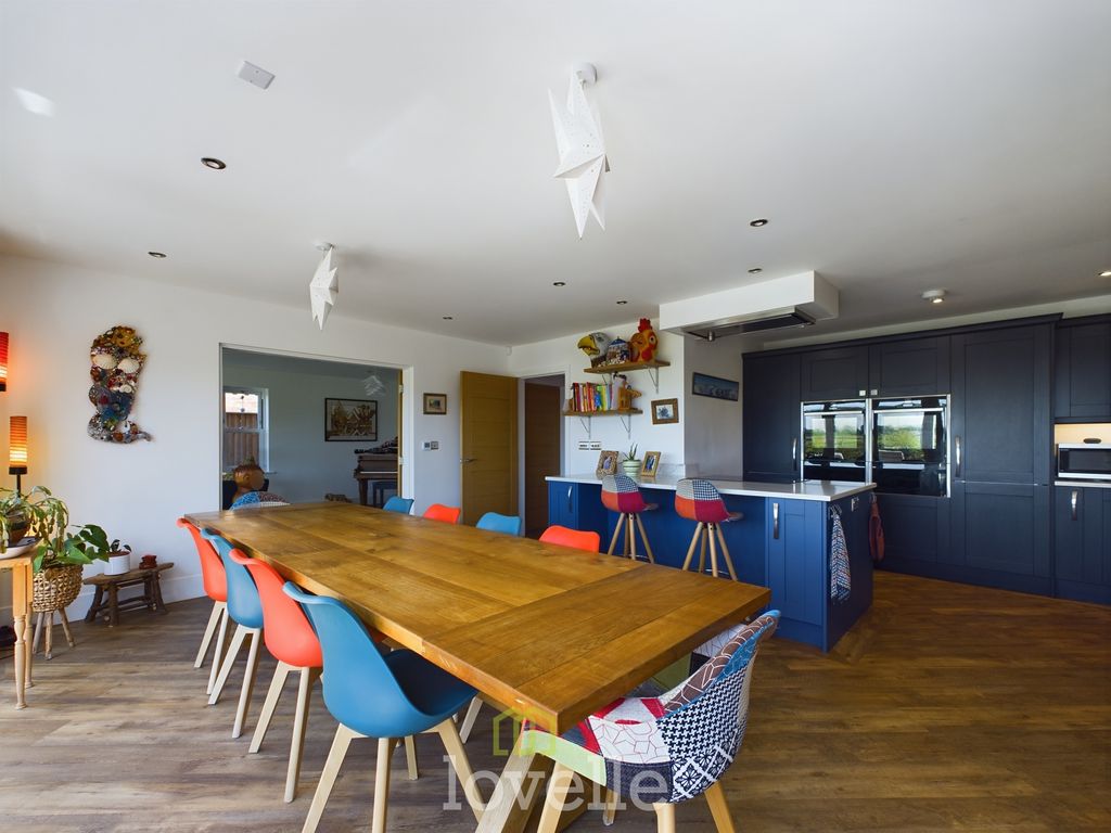 Property photo 1 of 37