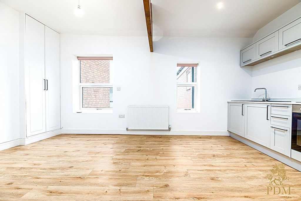 Property photo 3 of 7 Flat 5, 23 High Street. Long Eaton Pdm