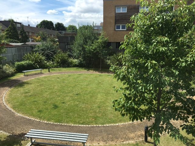 Property photo 2 of 11 Communal Garden