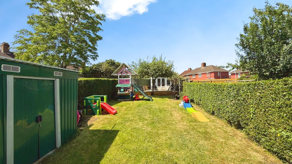 Property photo 2 of 28 Rear Garden