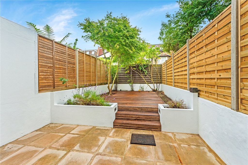 Property photo 2 of 19 Picture No. 08