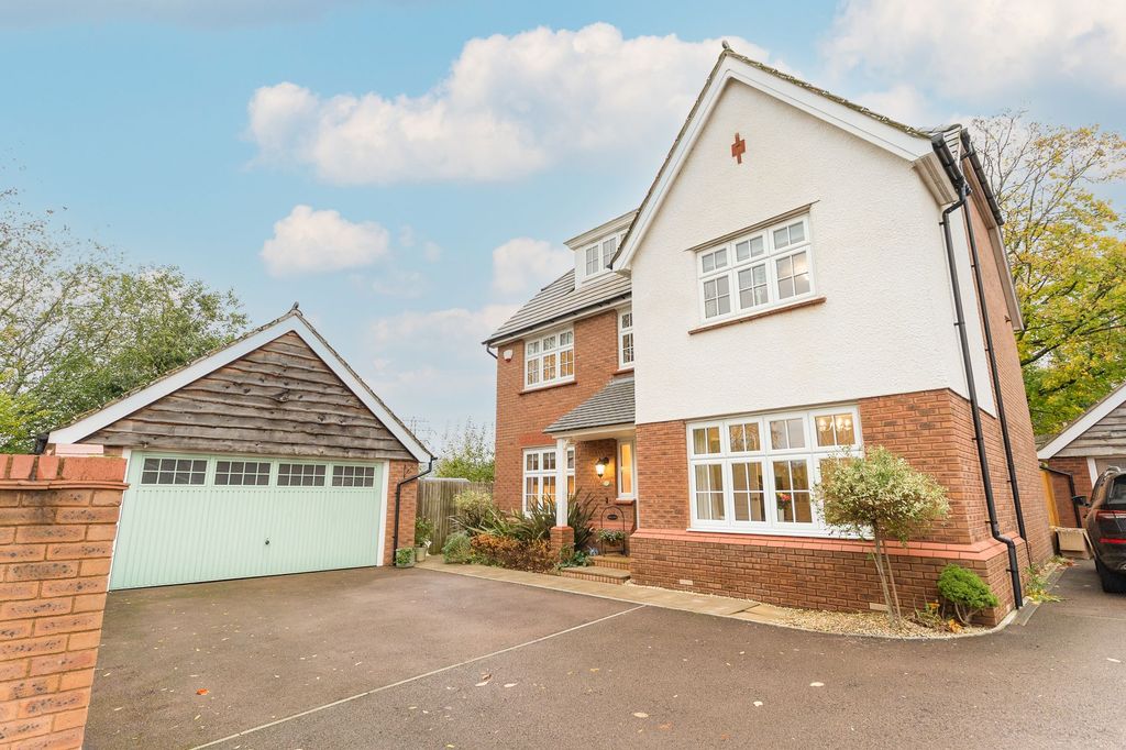 Property photo 1 of 40