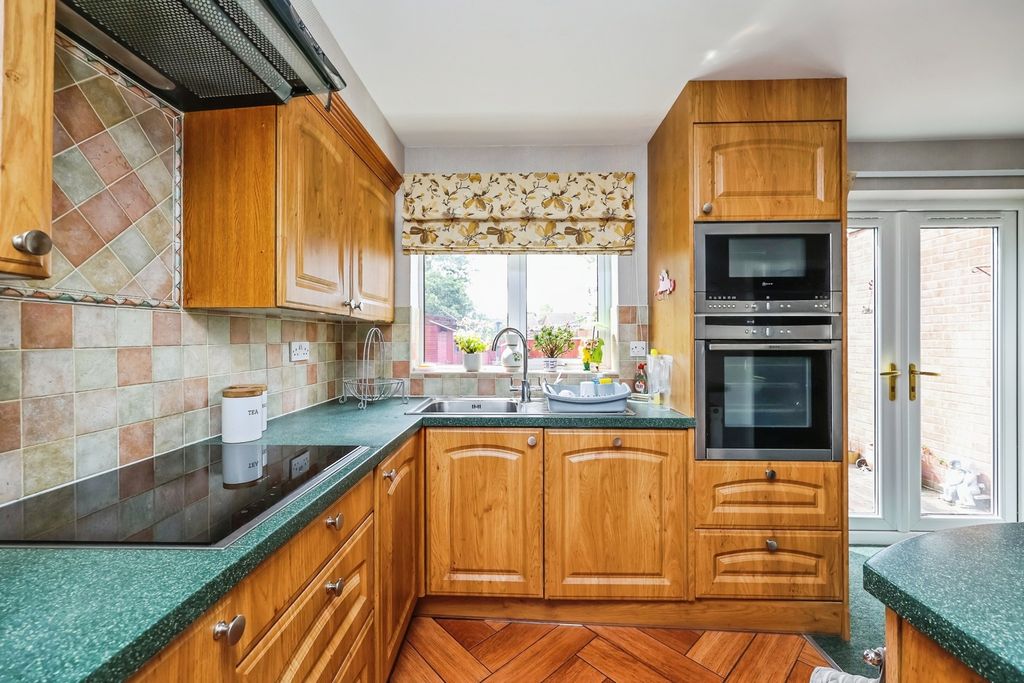 Property photo 2 of 20 Pbox-Img.Jpg