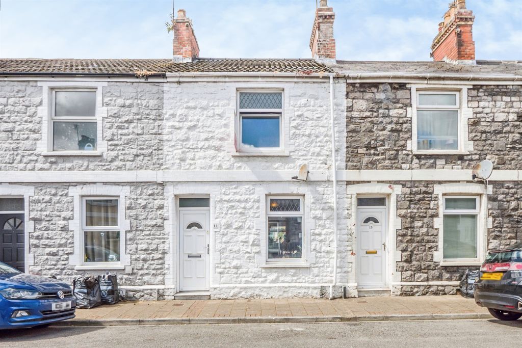 Property photo 1 of 17