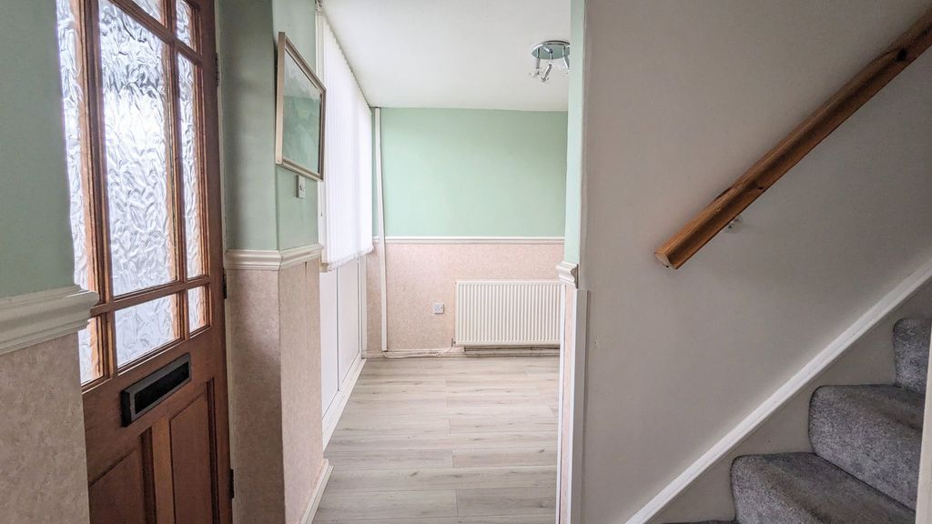 Property photo 2 of 21