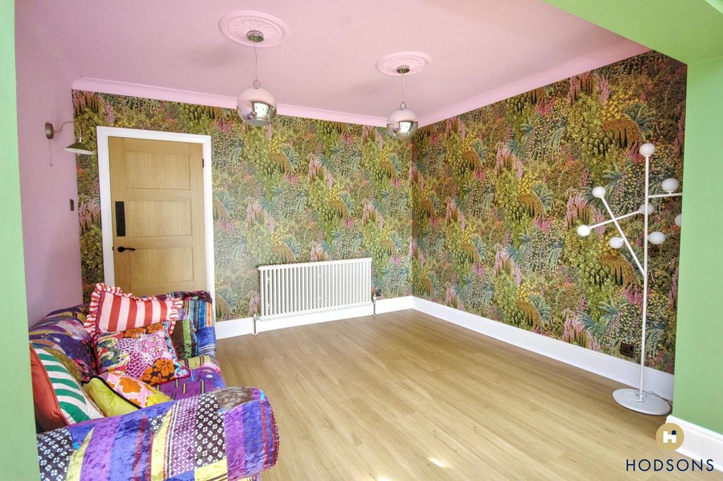 Property photo 3 of 14 Dining Area