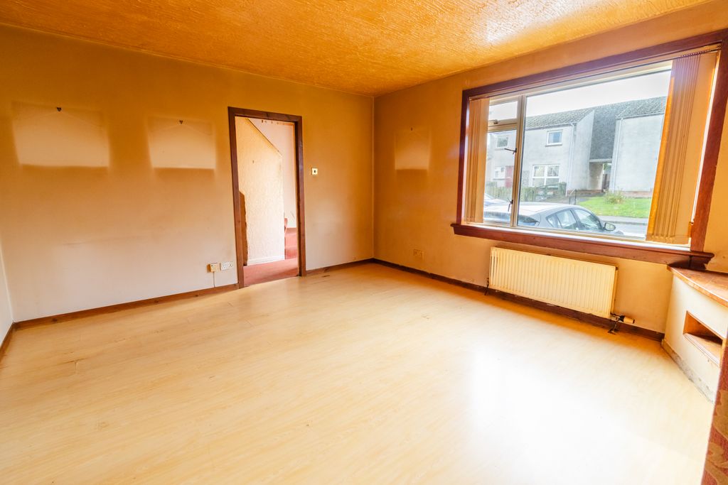 Property photo 2 of 16 Lounge