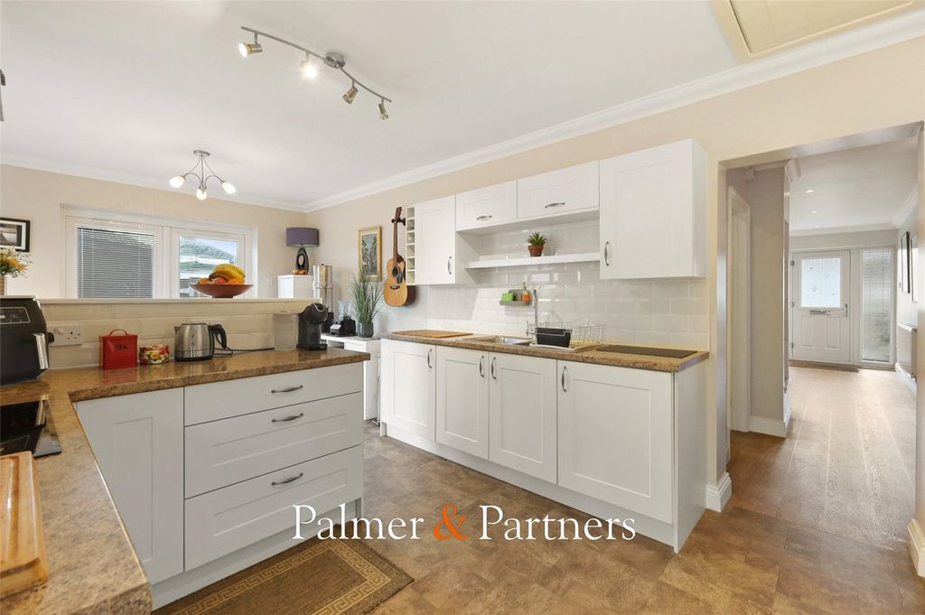 Property photo 2 of 24 Picture No. 12