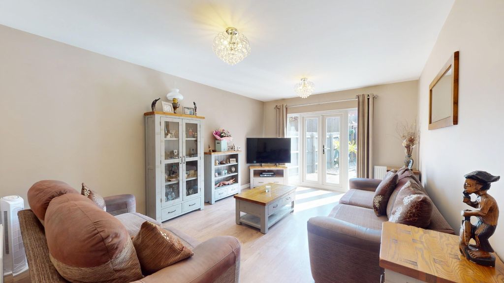 Property photo 3 of 30 4048853