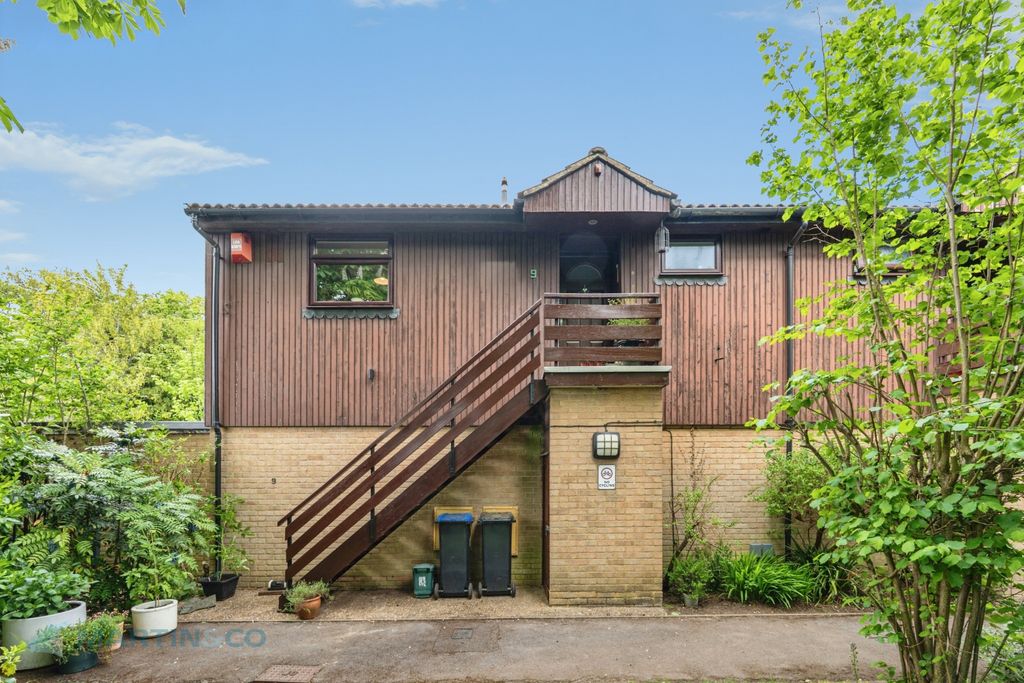 Property photo 1 of 13 1. Front Of Maisonette