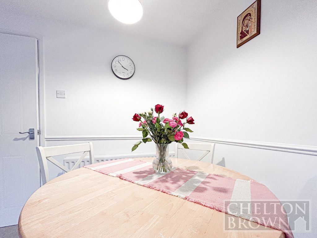 Property photo 3 of 25 Living Room