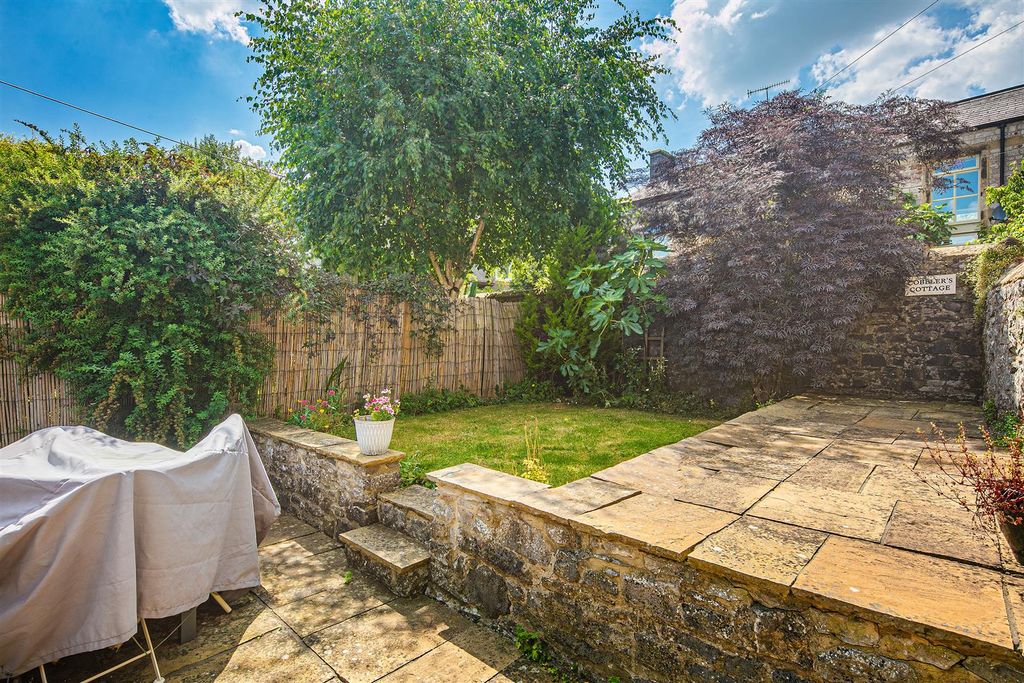 Property photo 3 of 17