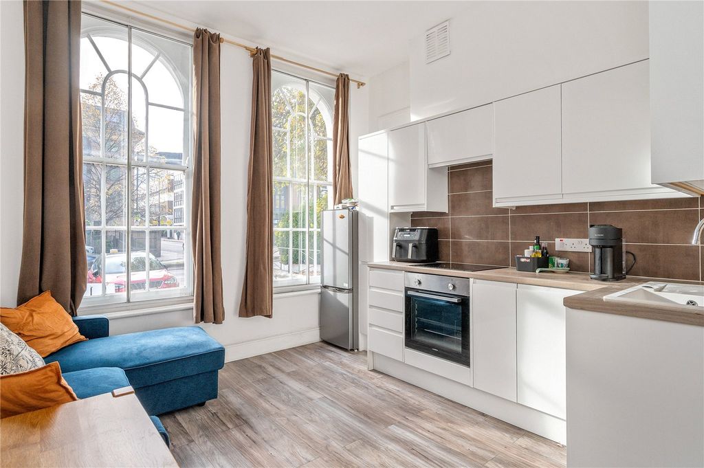 Property photo 2 of 10 Picture No. 11