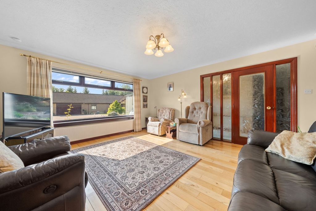 Property photo 3 of 39