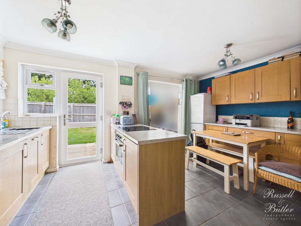 Property photo 3 of 10 Cam02127G0-Pr0304-Still030