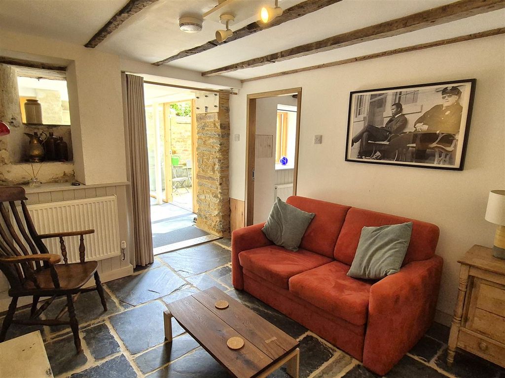 Property photo 2 of 14 Sitting Room