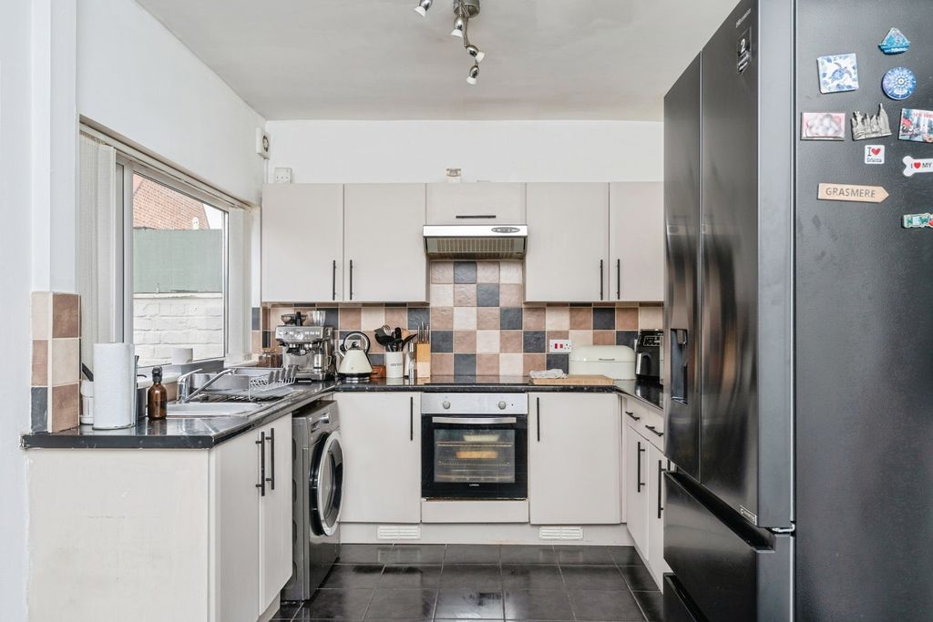 Property photo 3 of 20 Pbox-Img.Jpg