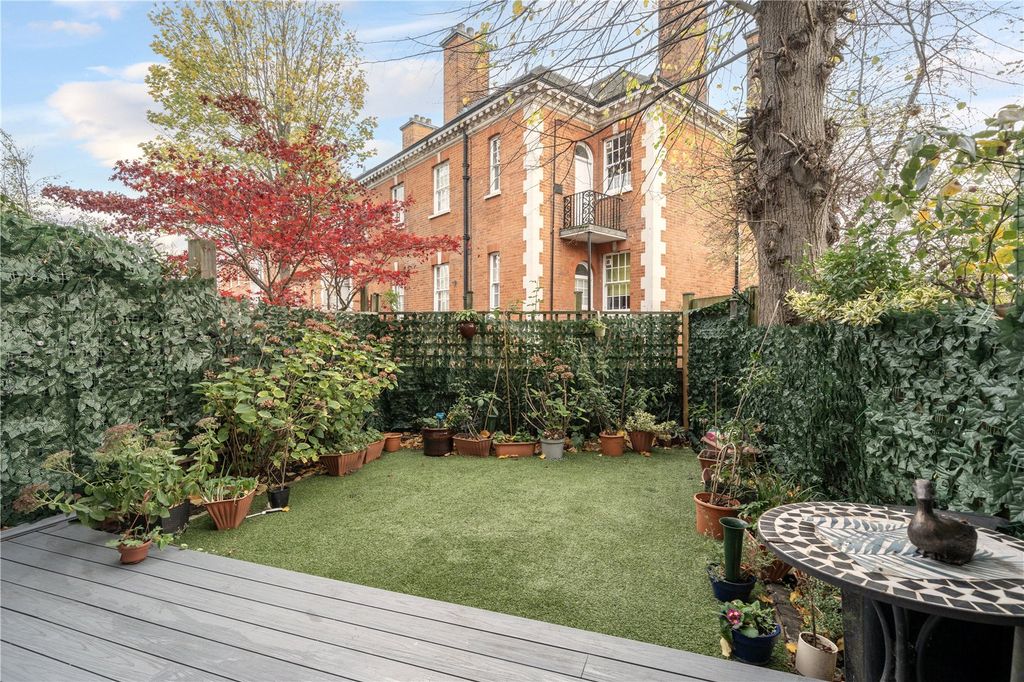 Property photo 1 of 11 Garden