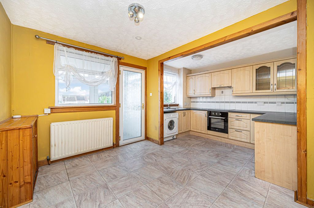 Property photo 2 of 21 Dining Kitchen