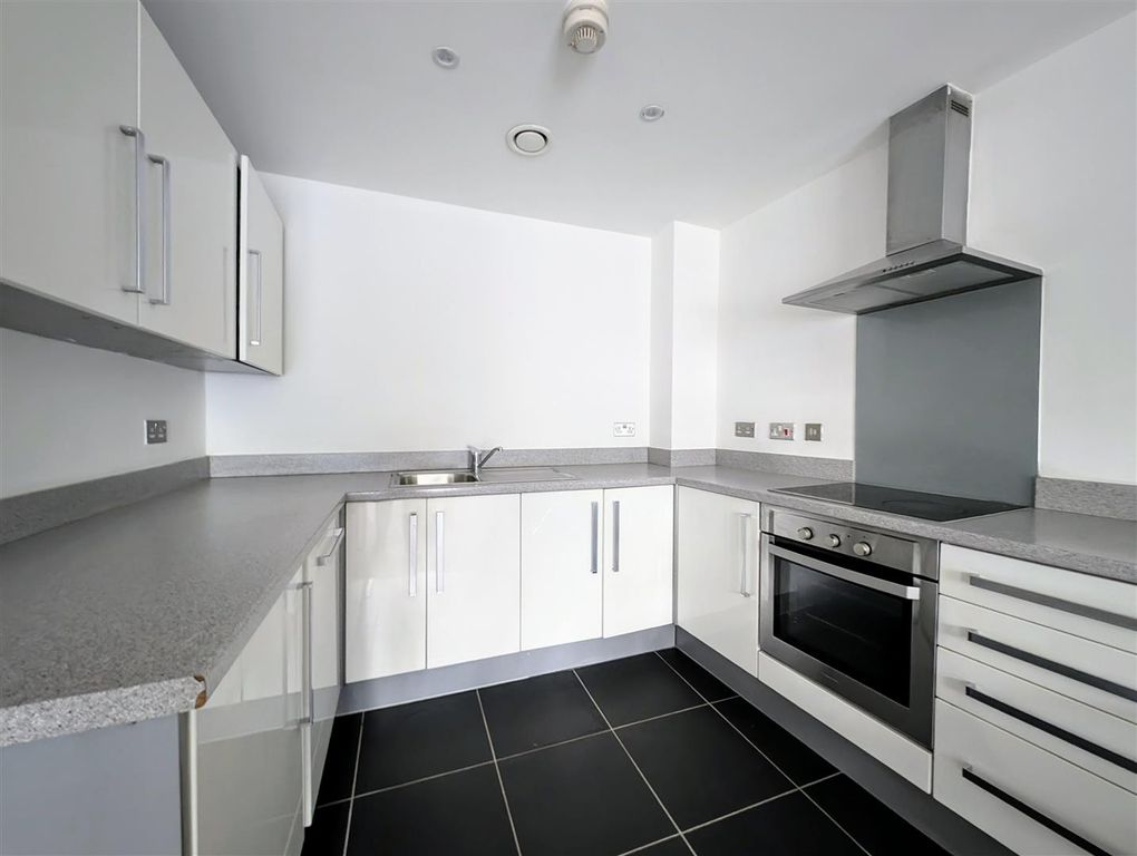 Property photo 3 of 7 Kitchen.Jpg