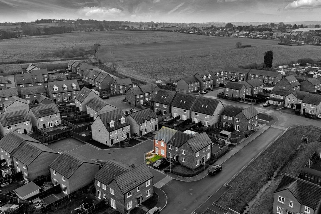 Property photo 3 of 24