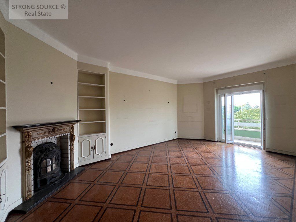 Property photo 2 of 60