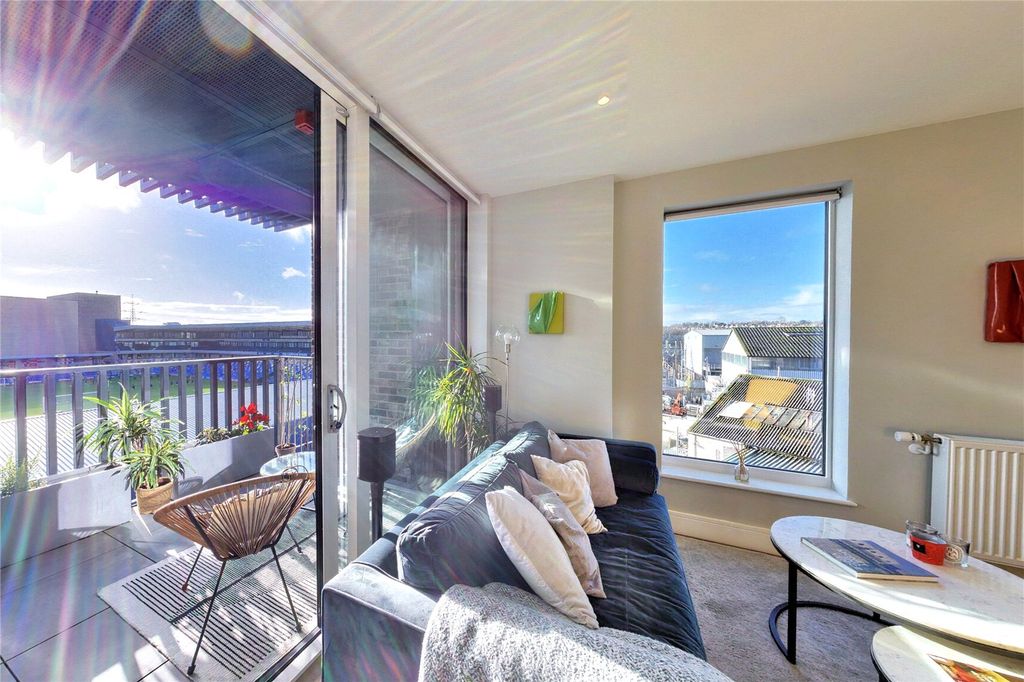 Property photo 2 of 20 Picture No. 04