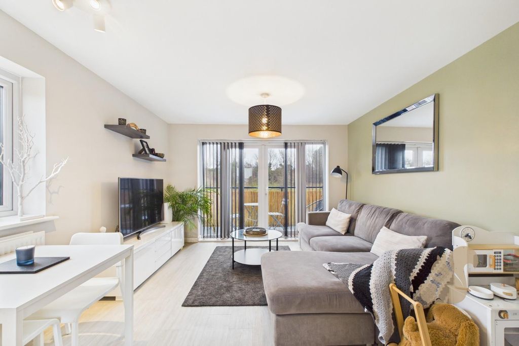 Property photo 2 of 21 Cam01659G0-Pr0688-Still016.Jpg