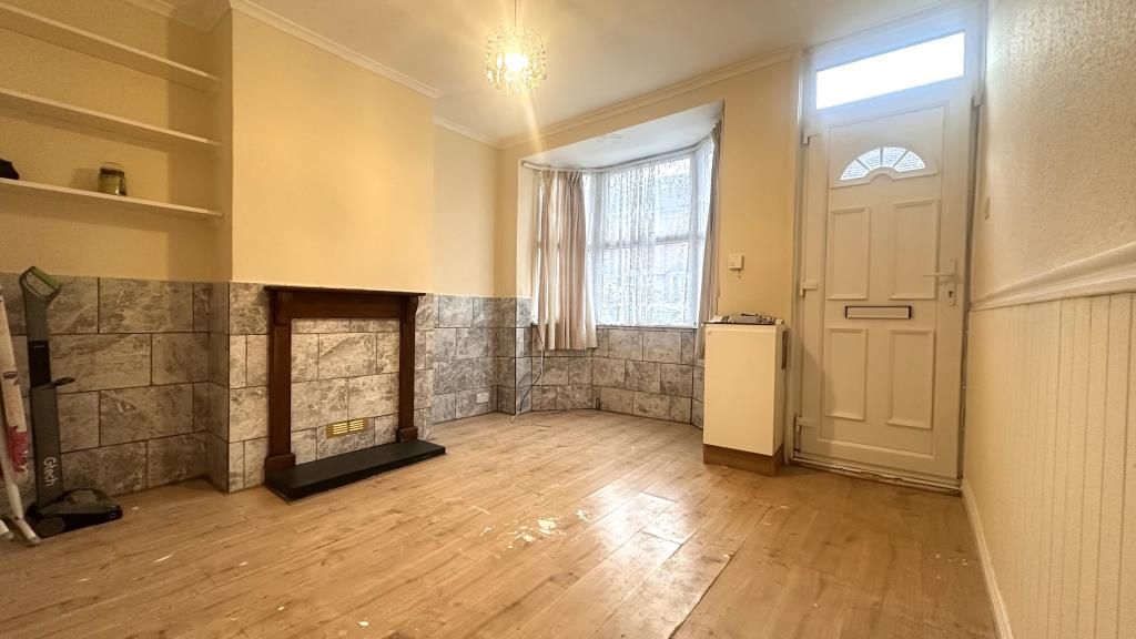 Property photo 2 of 10 Living Room