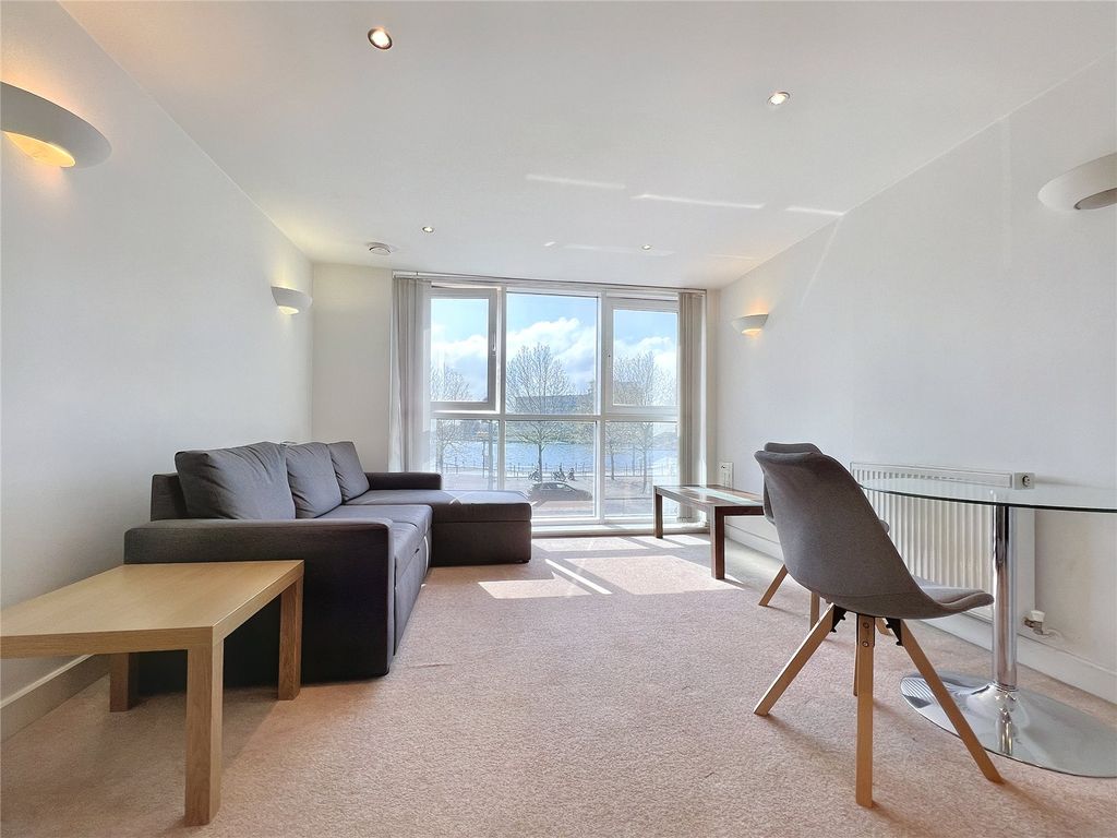 Property photo 2 of 12 Living/Dining Area