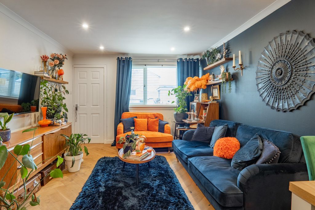 Property photo 3 of 28