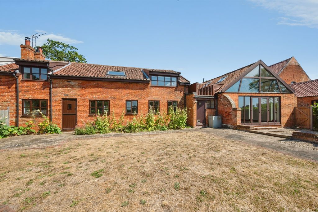Property photo 2 of 19