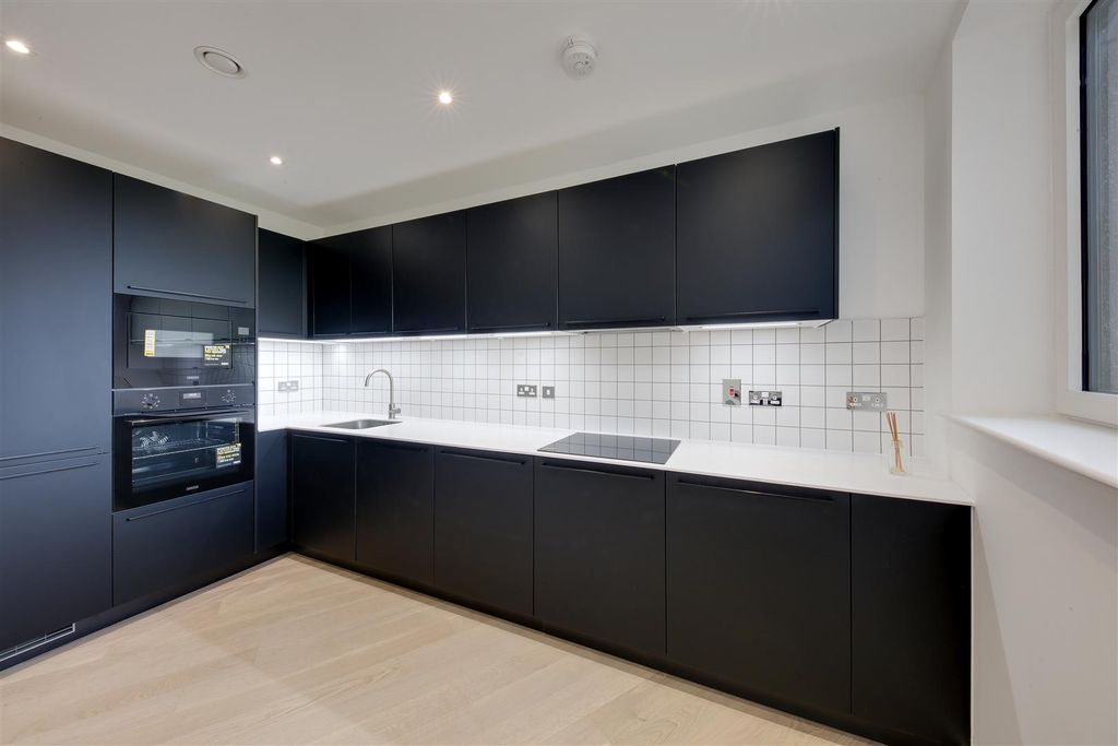 Property photo 3 of 14 Wayfare House.Jpg