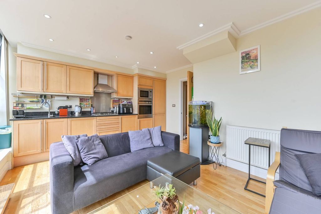 Property photo 2 of 12