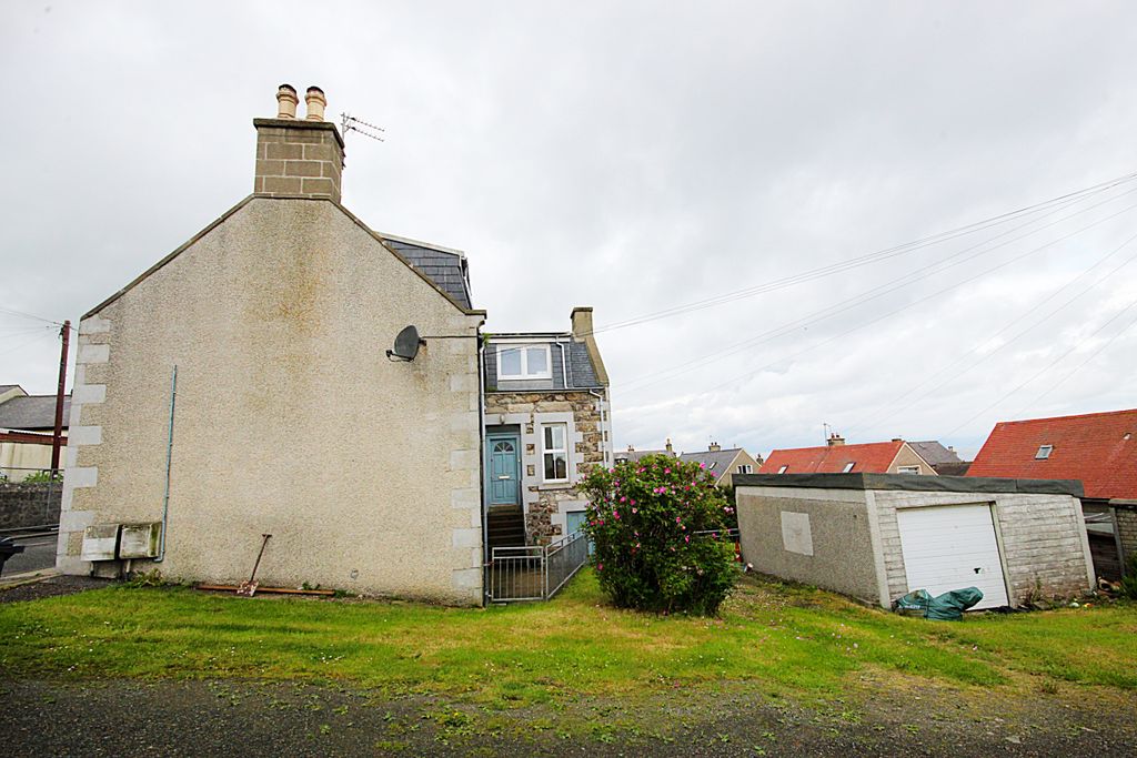 Property photo 2 of 11
