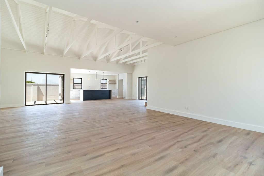 Property photo 2 of 19 Dbv1686540