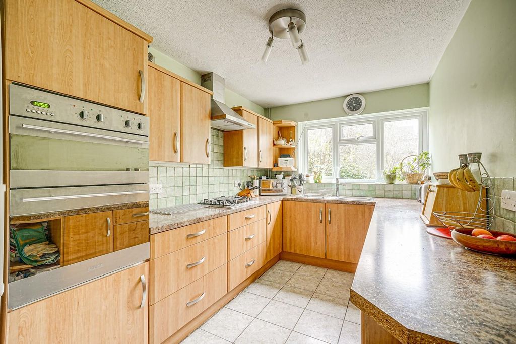 Property photo 3 of 18