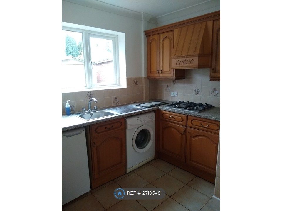 Property photo 2 of 7 Kitchen