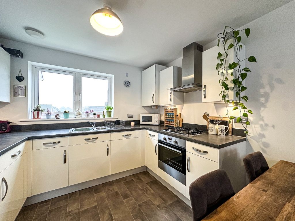 Property photo 3 of 11 48029712