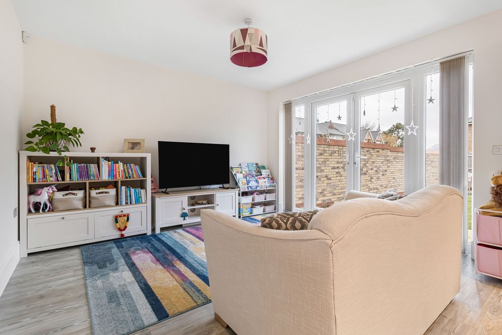 Property photo 3 of 23 767449