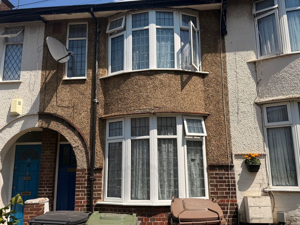 Property photo 2 of 11