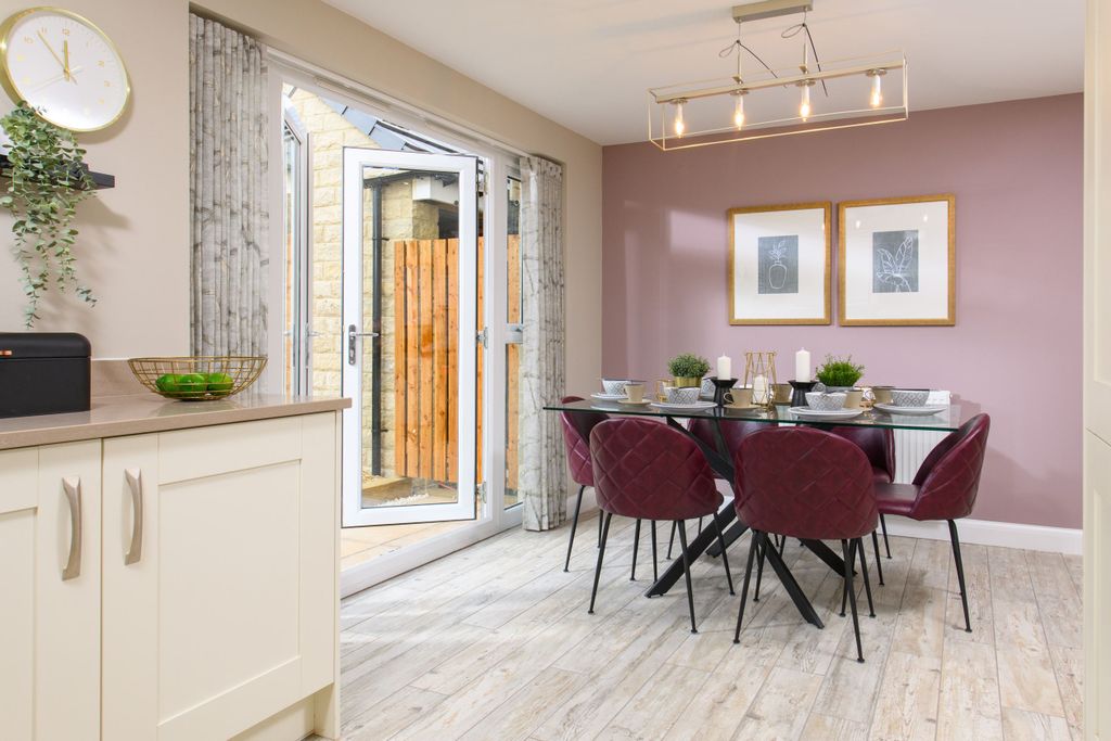 Property photo 3 of 10 Dining Kitchen With French Doors To The Garden