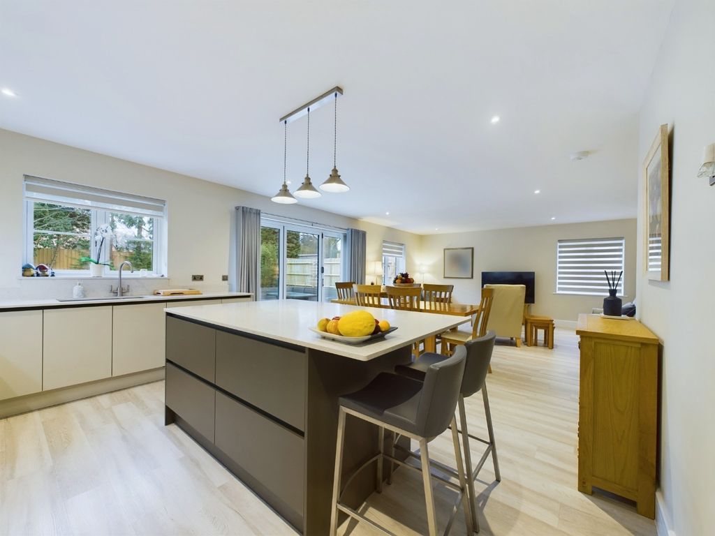 Property photo 1 of 18 Media Image 00