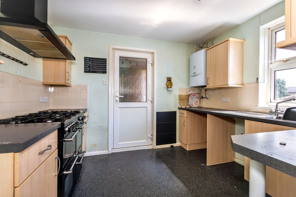 Property photo 3 of 20 24 Snow Hill, Maulden, Bedford, Mk45 2Bw