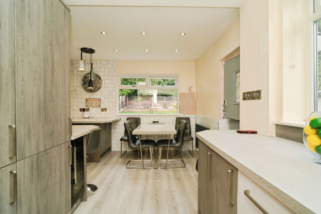 Property photo 3 of 15 Kitchen