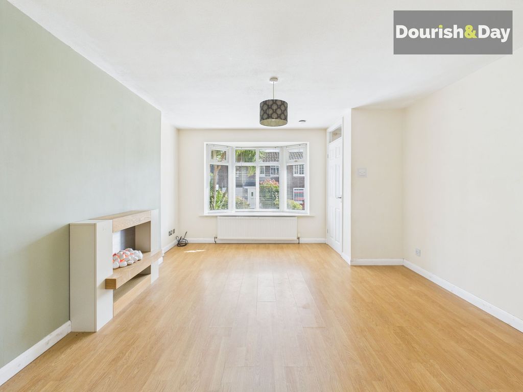 Property photo 2 of 14 Lounge